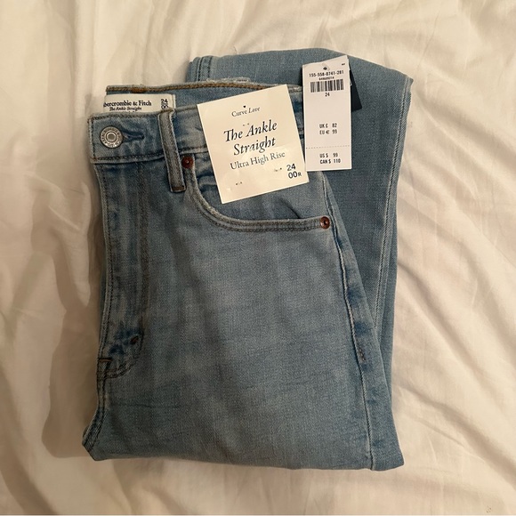NWT Abercrombie Curve Love The Ankle Straight Ultra High Rise Jeans (Size 24) - Picture 2 of 4